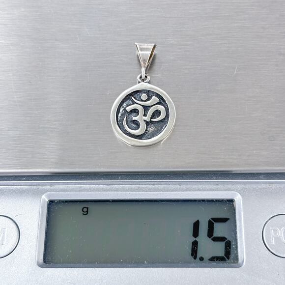 Estate Sterling Silver 925 Om Ohm Meditation Pendant - Picture 7 of 7